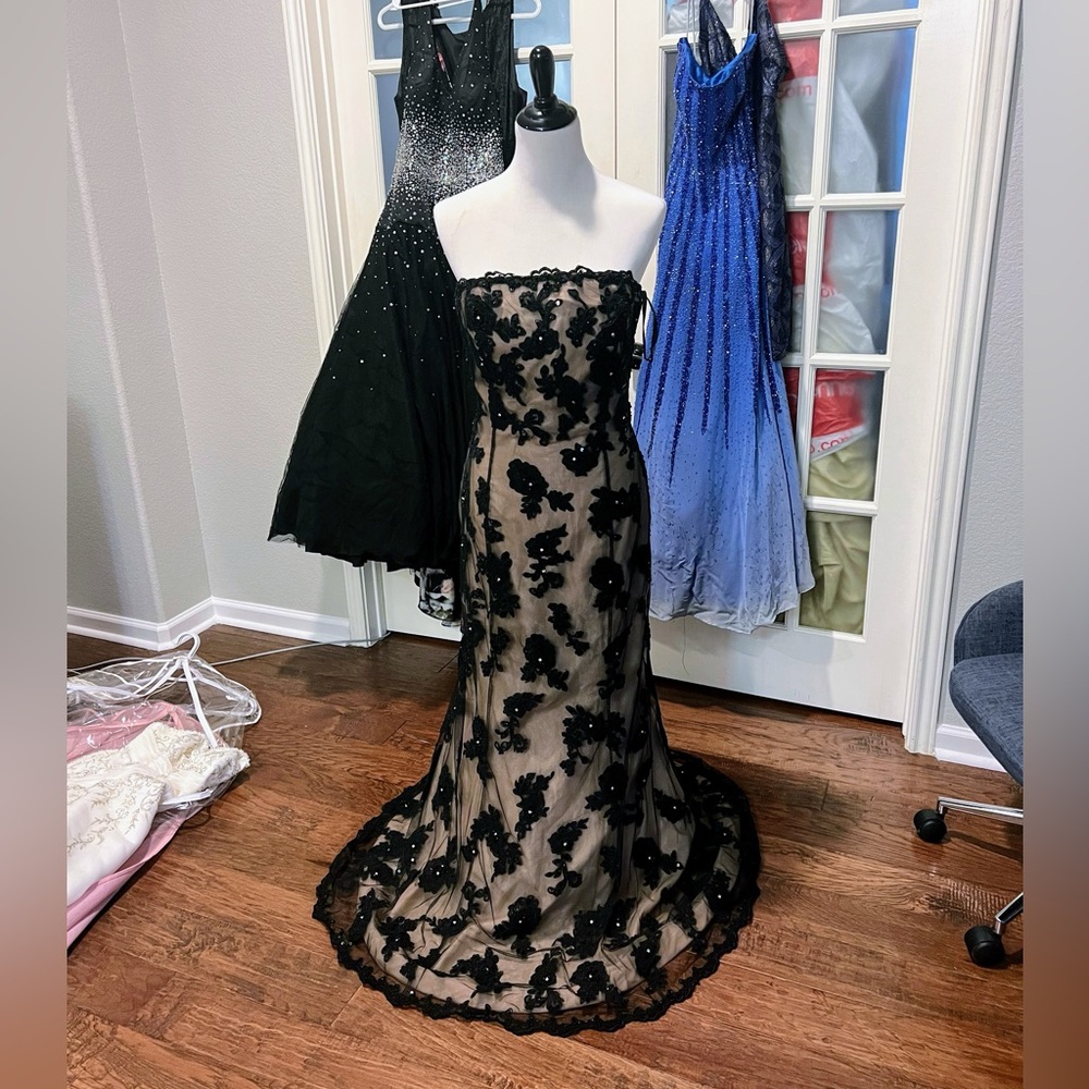 🩷🖤 Jovani Prom Dress 🖤🩷